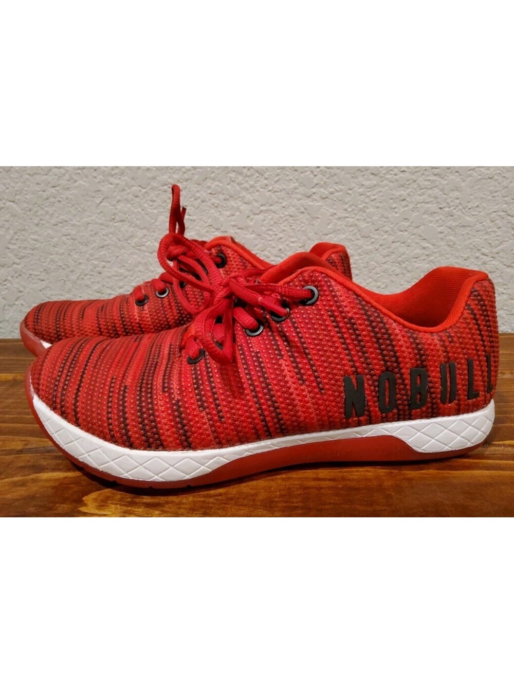 NOBULL SuperFabric Women's US 7 Trainer Shoes Athletic Cross Training Red